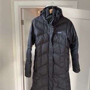 Patagonia Dark Gray Hooded Puffer Coat
